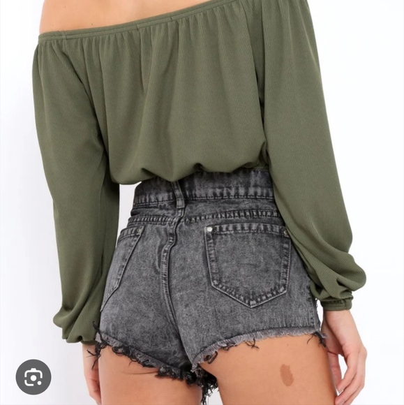 Olive Green Off-Shoulder Women's stretcg Loose Fit Top - Small NWT - Picture 5 of 6